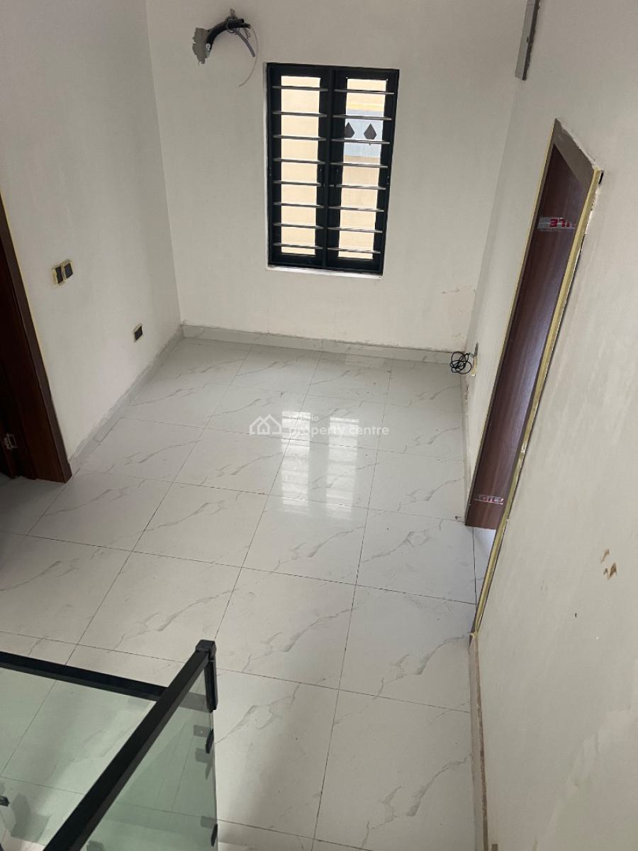 Modern 4 Bedrooms Semi Detached House with En-suite Bedrooms, Gra Phase 1, Magodo, Lagos, Semi-detached Duplex for Sale