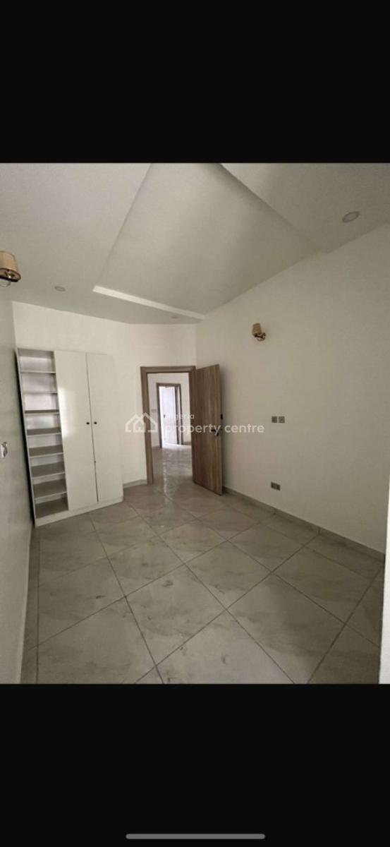 Spacious Semi Master Bedroom in a Shared Apartment, Orchid Road, Eleganza Bustop Lekki Lagos, Lekki, Lagos, Flat / Apartment for Rent