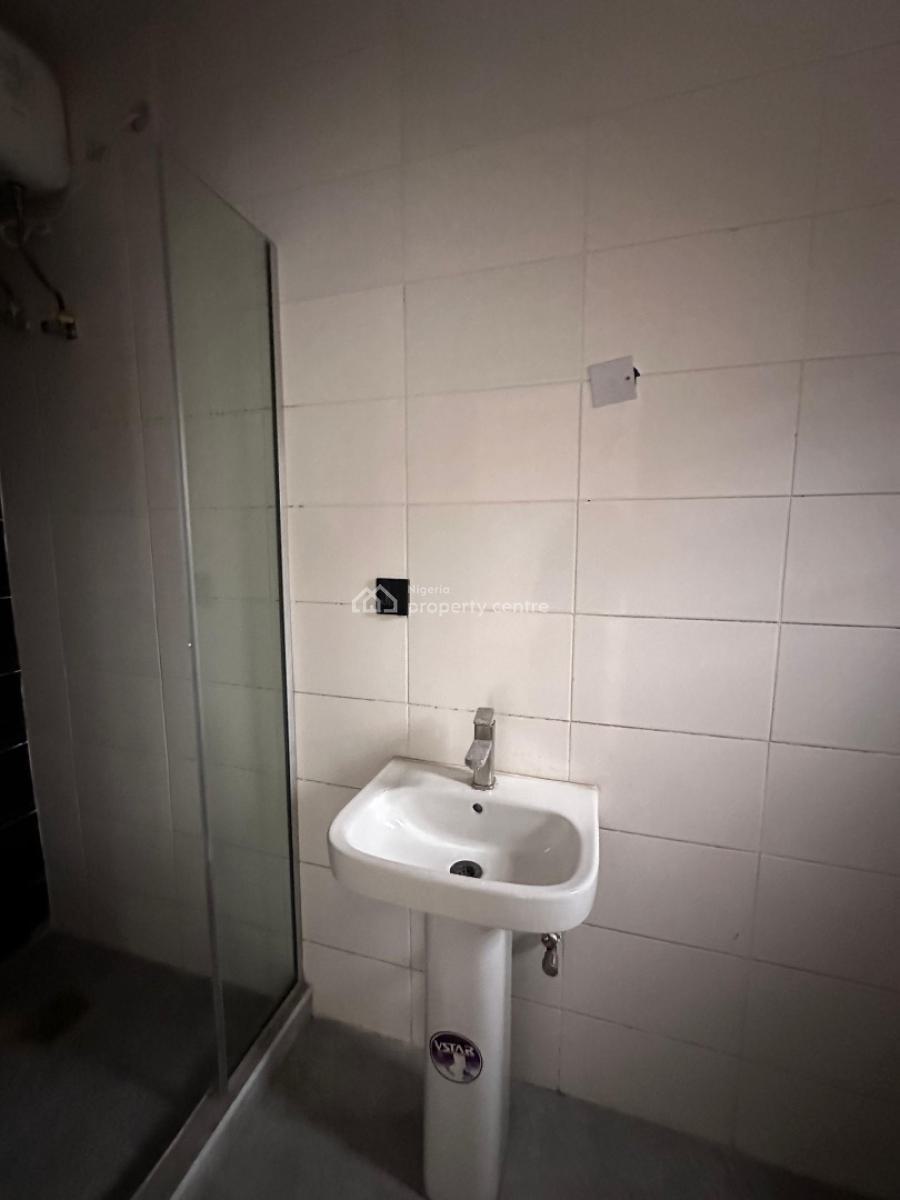 2 Bedroom Apartment(unit 8), Ologolo, Lekki, Lagos, Flat / Apartment for Rent