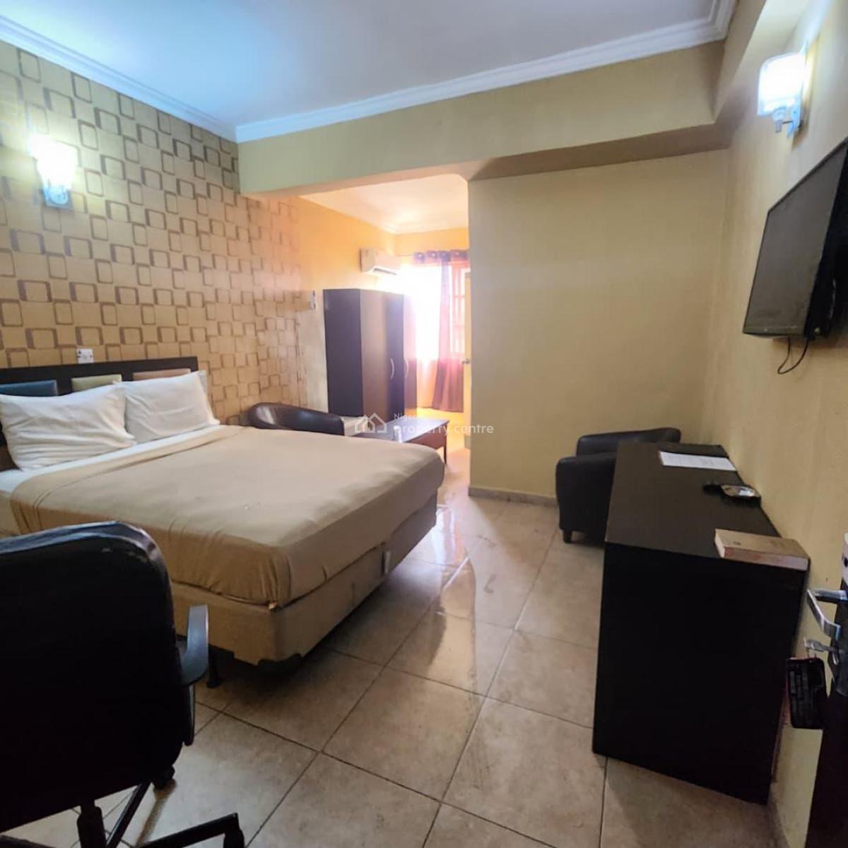 24-bedrooms Hotel in Metropolitan Area Eleyele, Eleyele, Ibadan, Oyo, Block of Flats for Sale