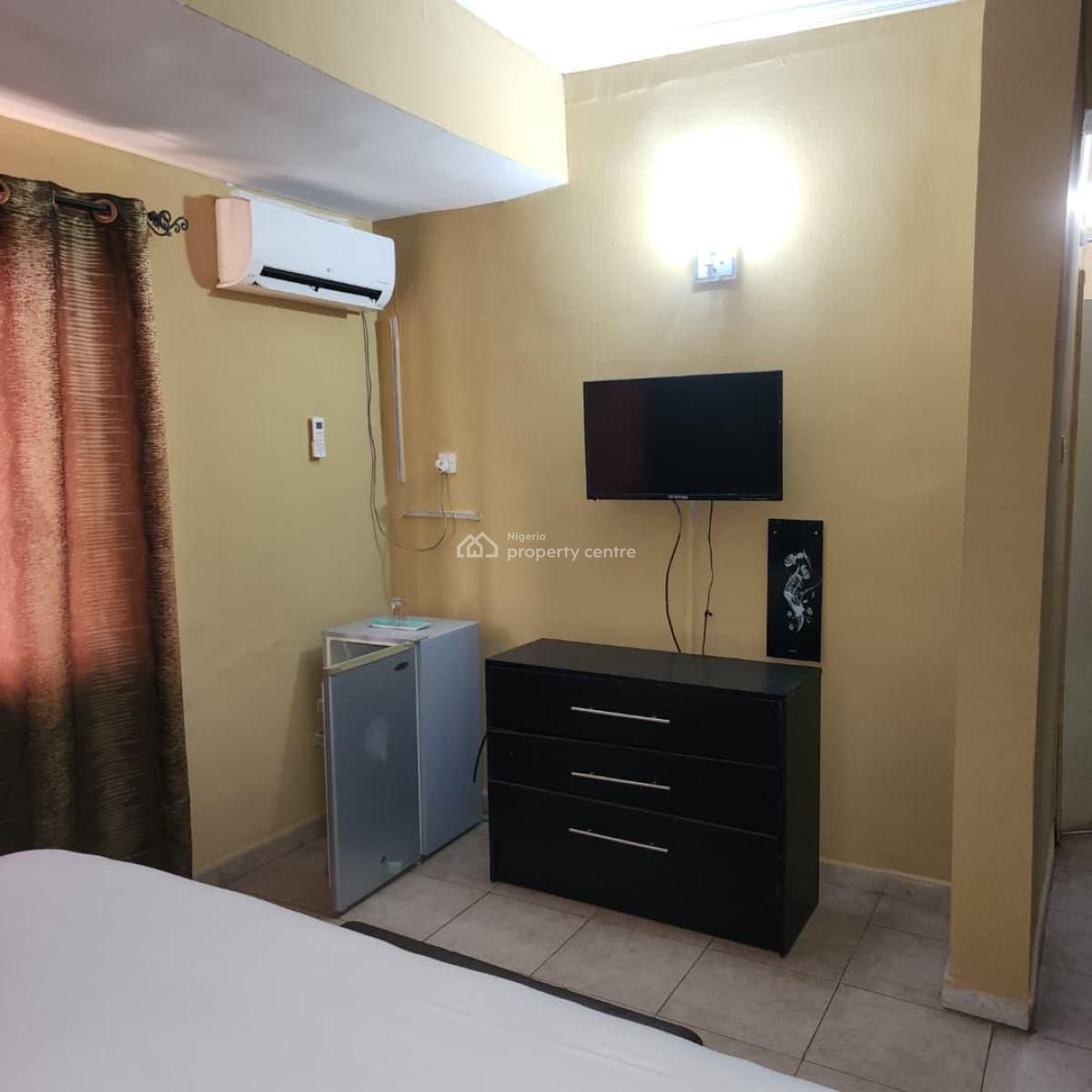 24-bedrooms Hotel in Metropolitan Area Eleyele, Eleyele, Ibadan, Oyo, Block of Flats for Sale