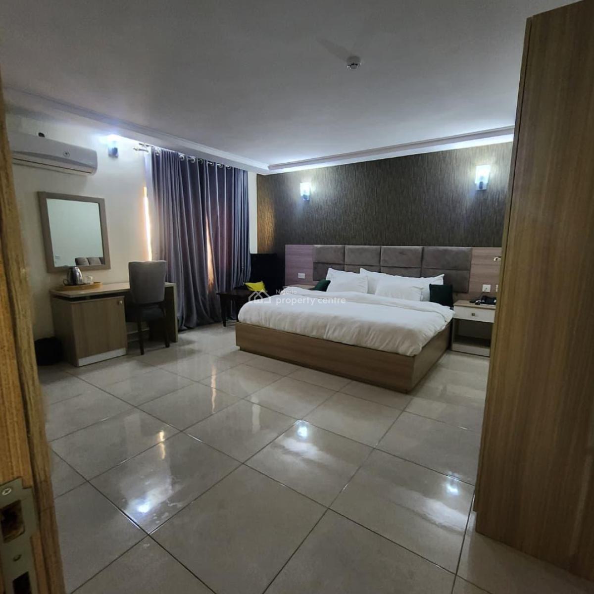 24-bedrooms Hotel in Metropolitan Area Eleyele, Eleyele, Ibadan, Oyo, Block of Flats for Sale