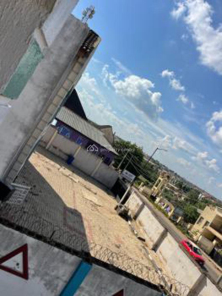 Commercial 5 Bedroom Semi-detached Duplex, Ikolaba / Agodi Gra Road, Ibadan North, Oyo, Semi-detached Duplex for Sale