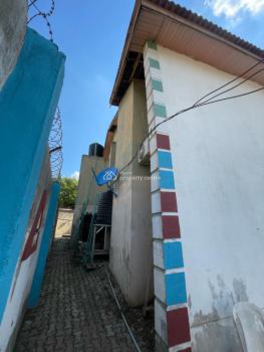 Commercial 5 Bedroom Semi-detached Duplex, Ikolaba / Agodi Gra Road, Ibadan North, Oyo, Semi-detached Duplex for Sale