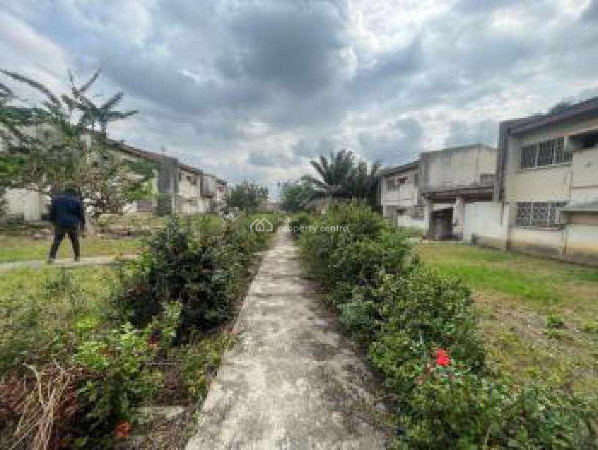 18 Acres of Land with Old Estate, Near Ladoke Akintola Street, New Bodija, Ibadan, Oyo, Residential Land for Sale