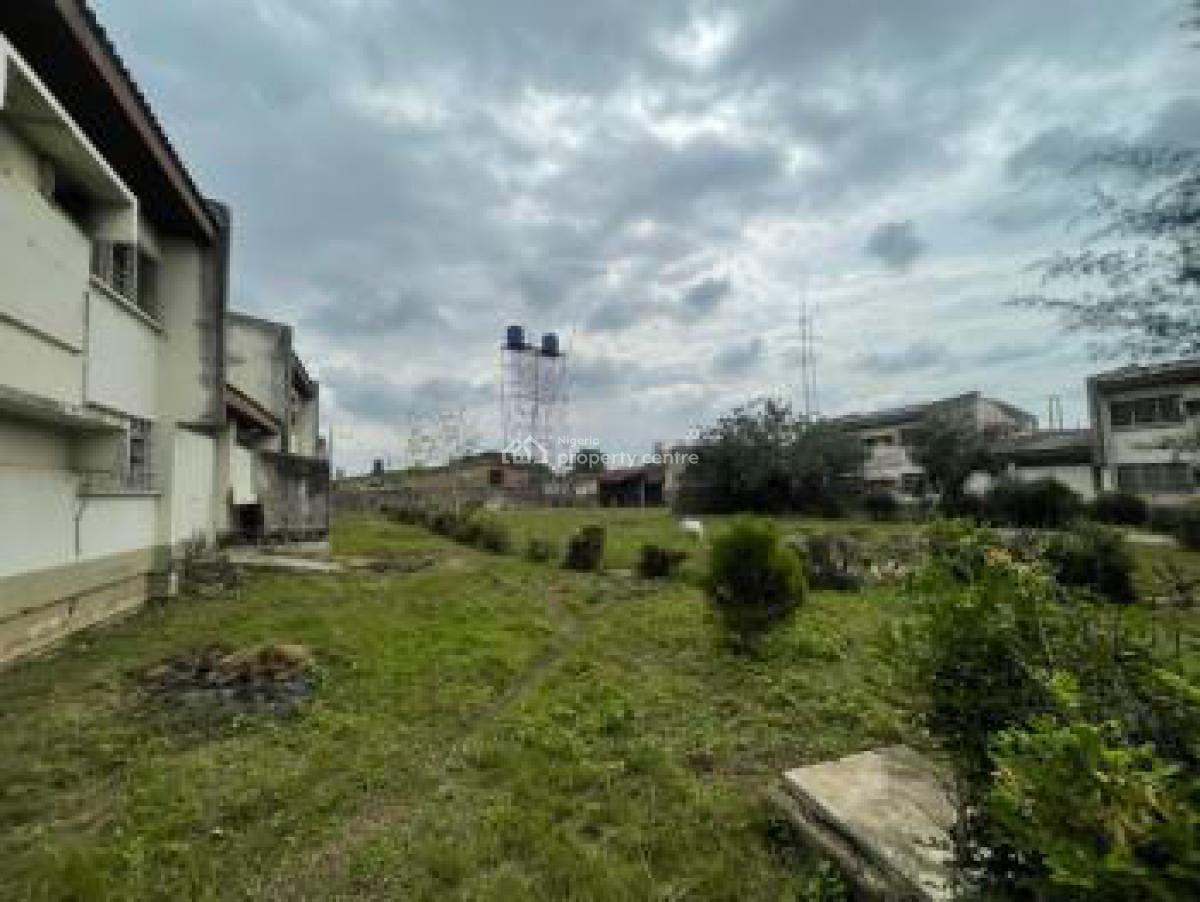 18 Acres of Land with Old Estate, Near Ladoke Akintola Street, New Bodija, Ibadan, Oyo, Residential Land for Sale