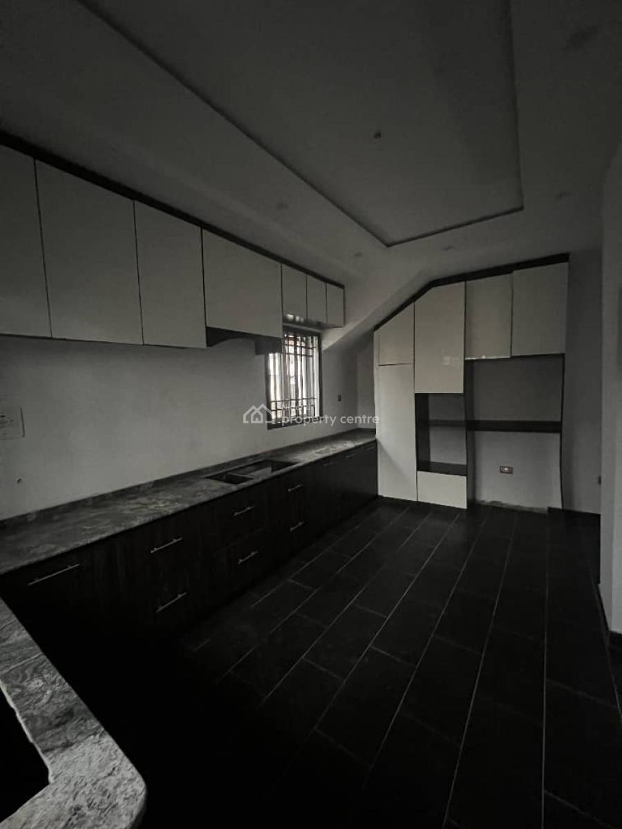 4 Bedrooms Duplex, Kolapo Ishola G.r.a, Akobo, Ibadan, Oyo, Semi-detached Duplex for Sale