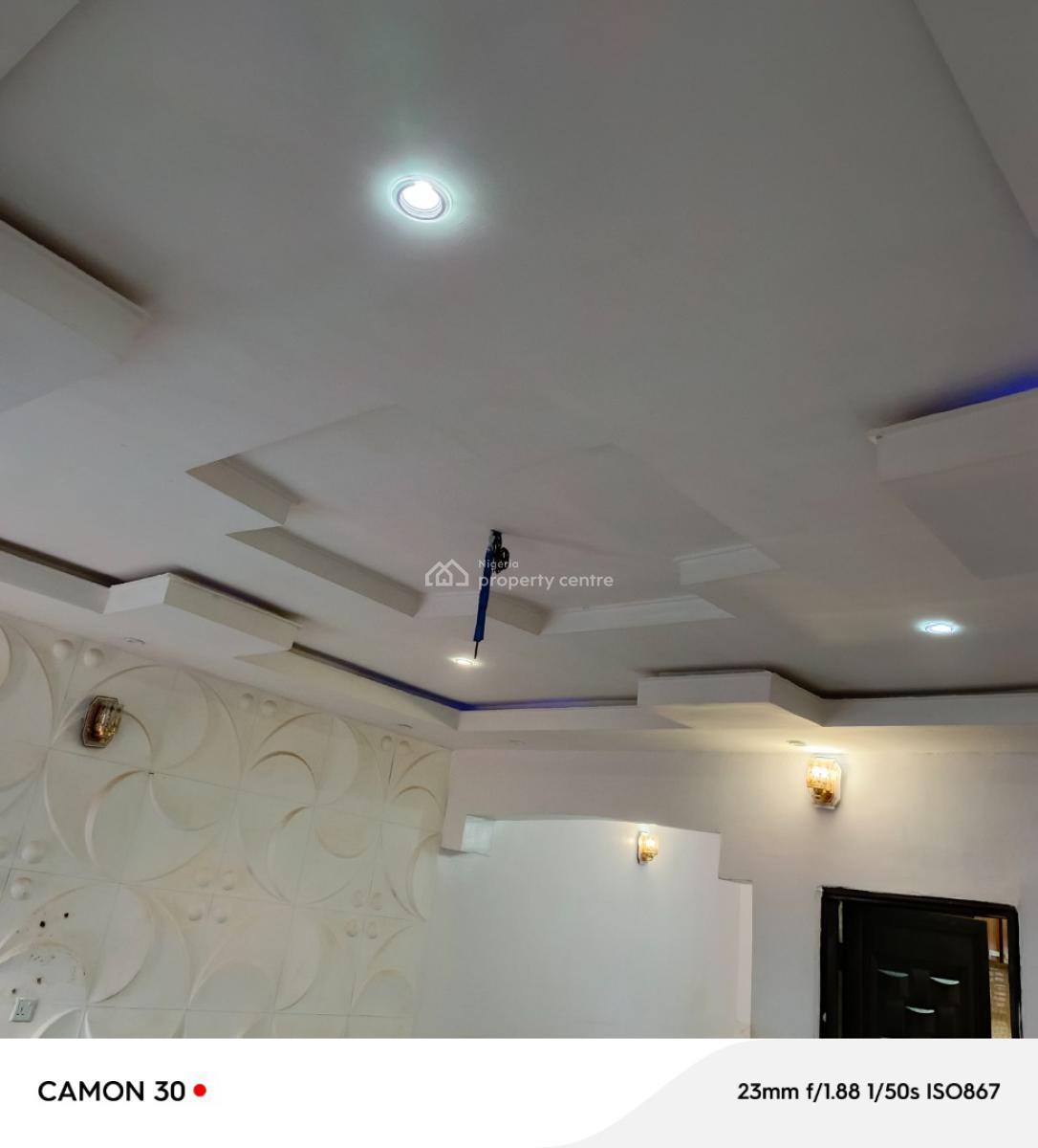 Give Away 3 Bedroom Flat with Band a Light, Isolo, Lagos, Flat / Apartment for Rent