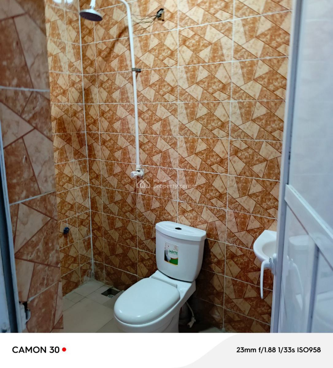 Give Away 3 Bedroom Flat with Band a Light, Isolo, Lagos, Flat / Apartment for Rent