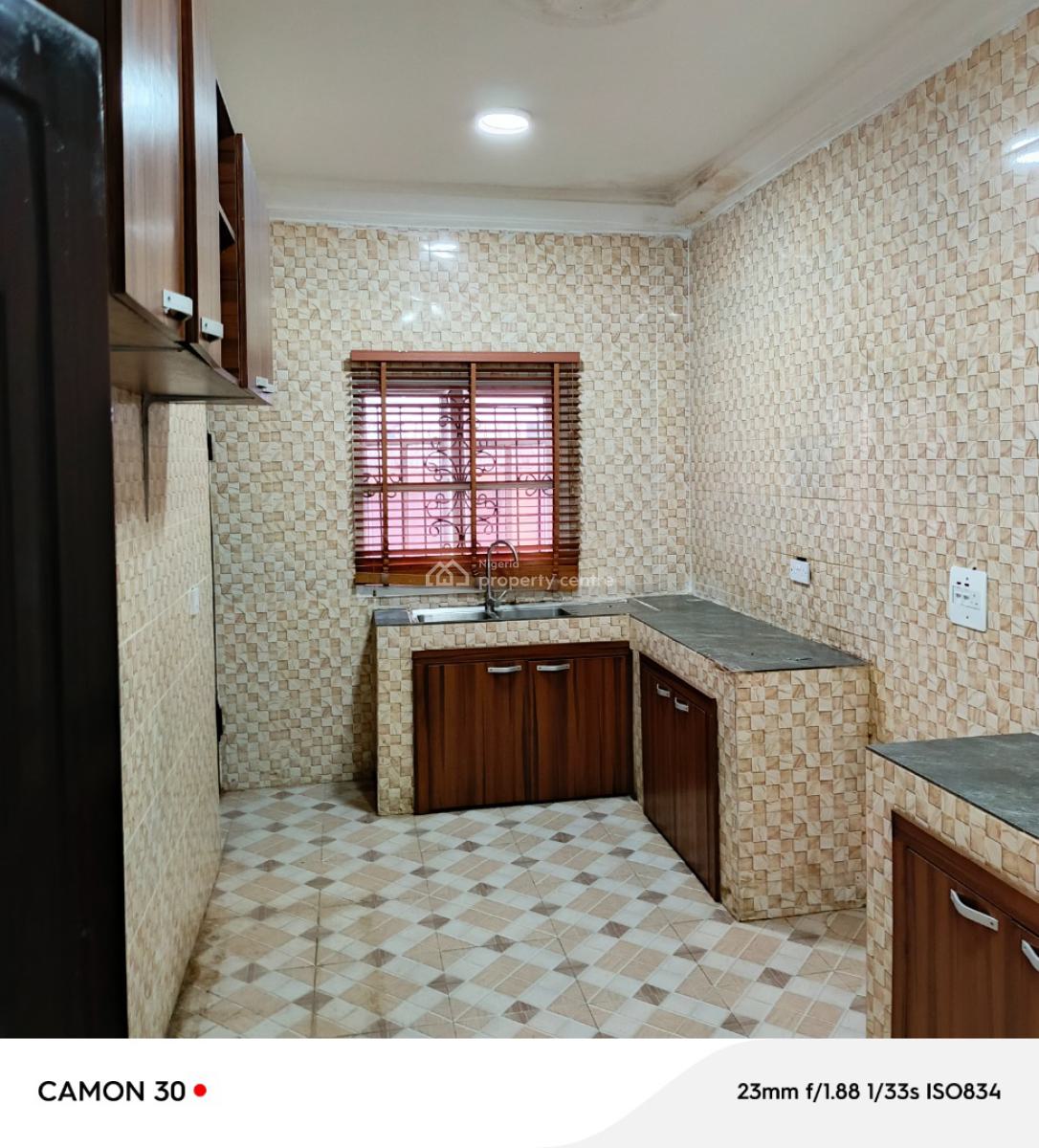 Give Away 3 Bedroom Flat with Band a Light, Isolo, Lagos, Flat / Apartment for Rent