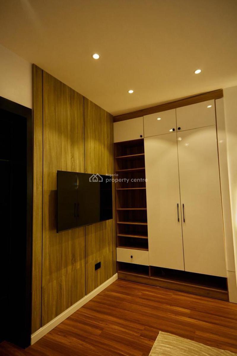 Newly Fresh Baked My Luxury 1 Bedroom Beach View, Pool, & Snooker, Lekki Phase 1, Lekki, Lagos, Flat / Apartment Short Let