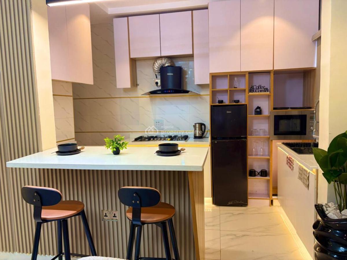 Luxurious and Spacious 1 Bedroom Apartment in a Secured Estate with Ps, Lekki Phase 1, Lekki, Lagos, Flat / Apartment Short Let