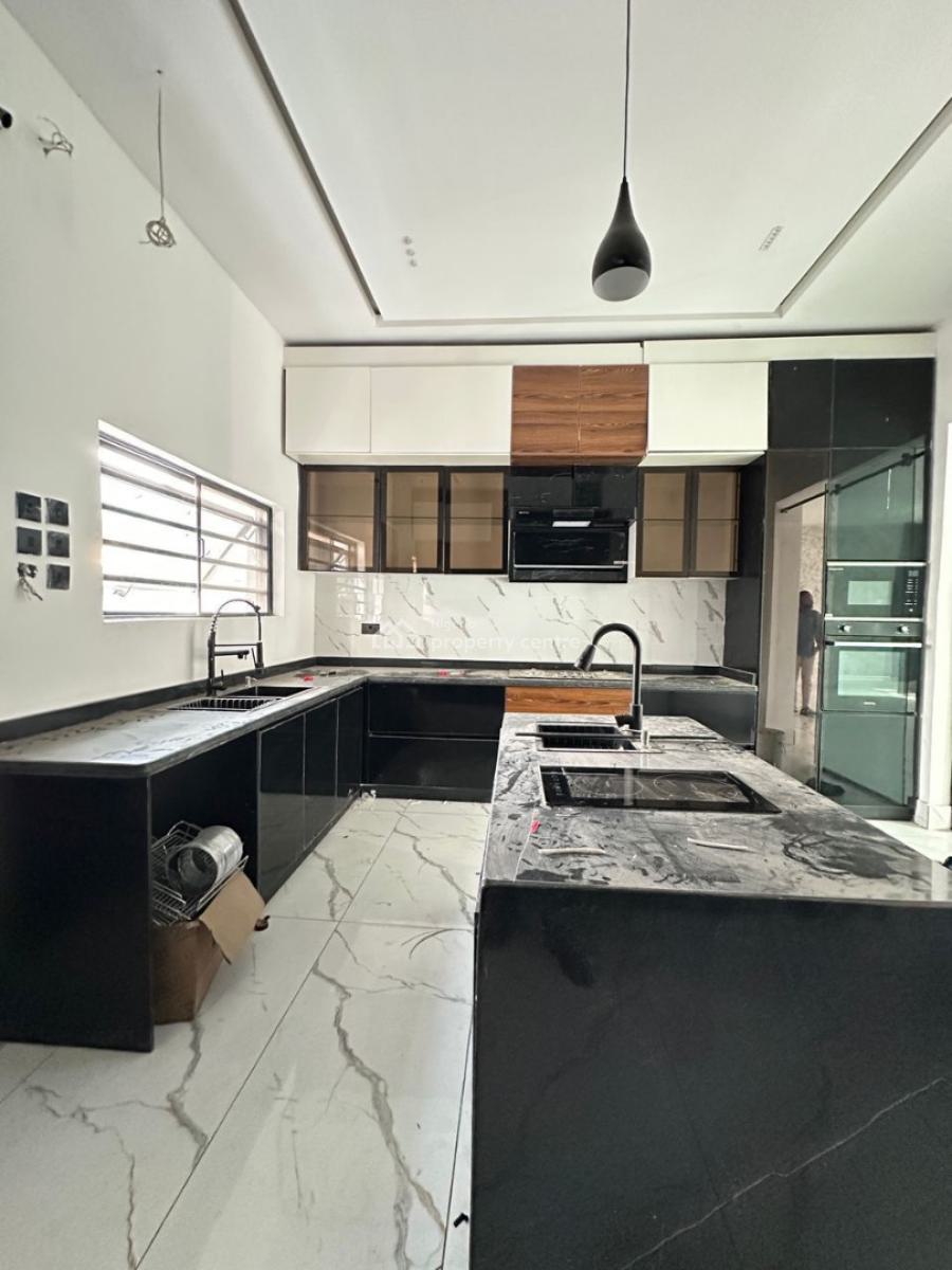 5 Bedrooom Detached Duplex with Spacious Compound, Agungi, Lekki, Lagos, Detached Duplex for Sale