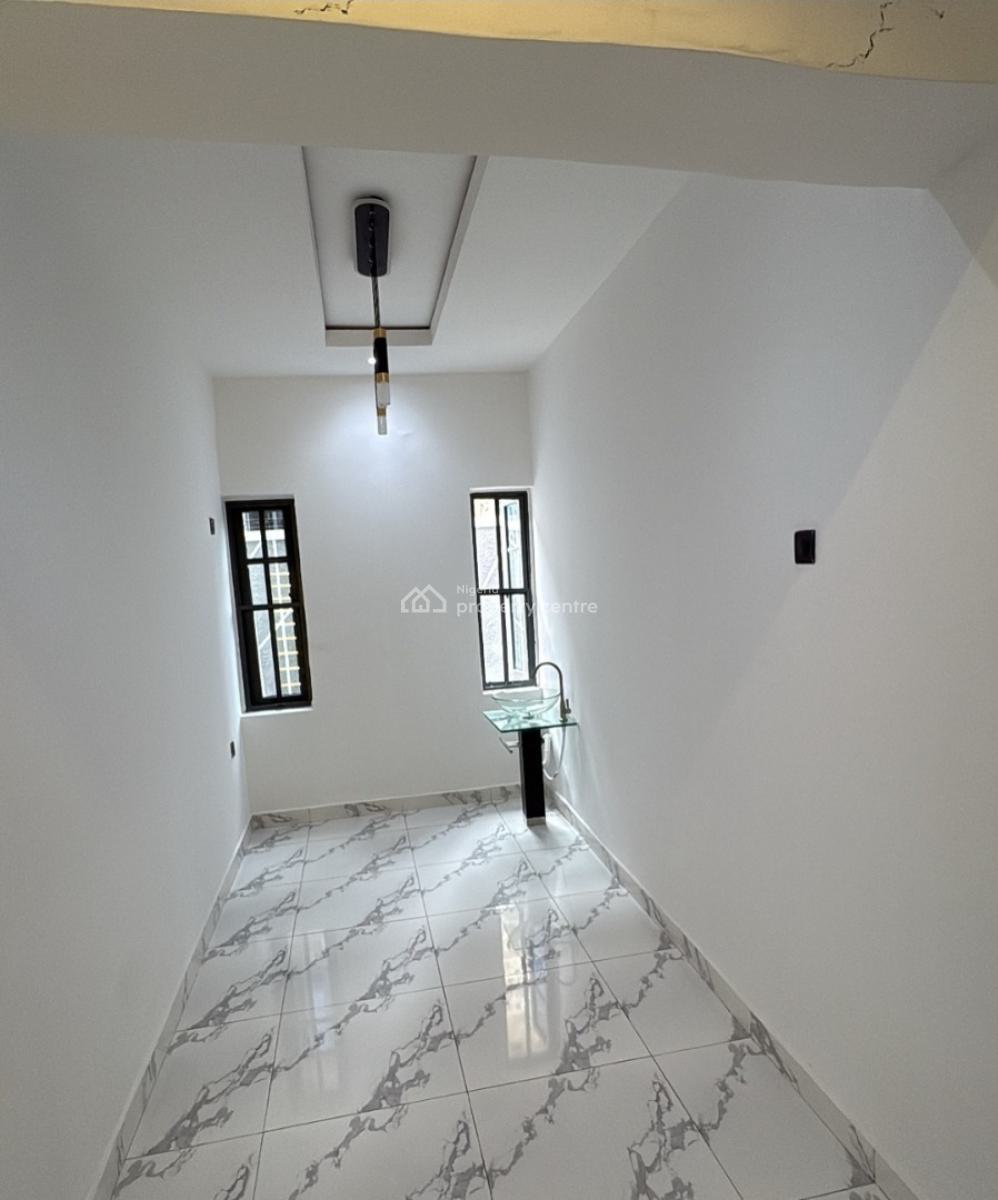 4bedrooms Duplex with Swimming Pool at Oluyole Estate, Ibadan, Purple Gate, Oluyole, Oyo, Detached Duplex for Sale