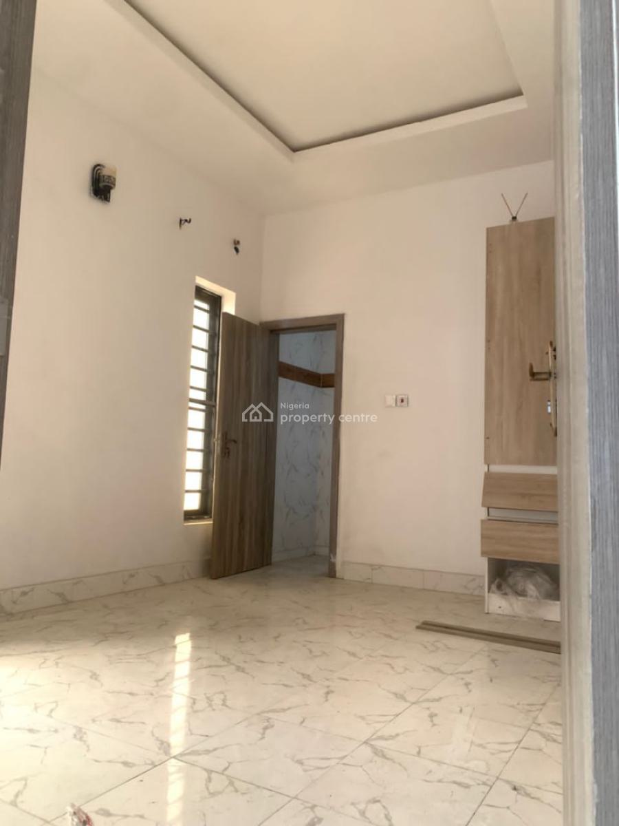 Sharp and 4brm Terrace, Ikota Lekki, Lekki, Lagos, Terraced Duplex for Rent