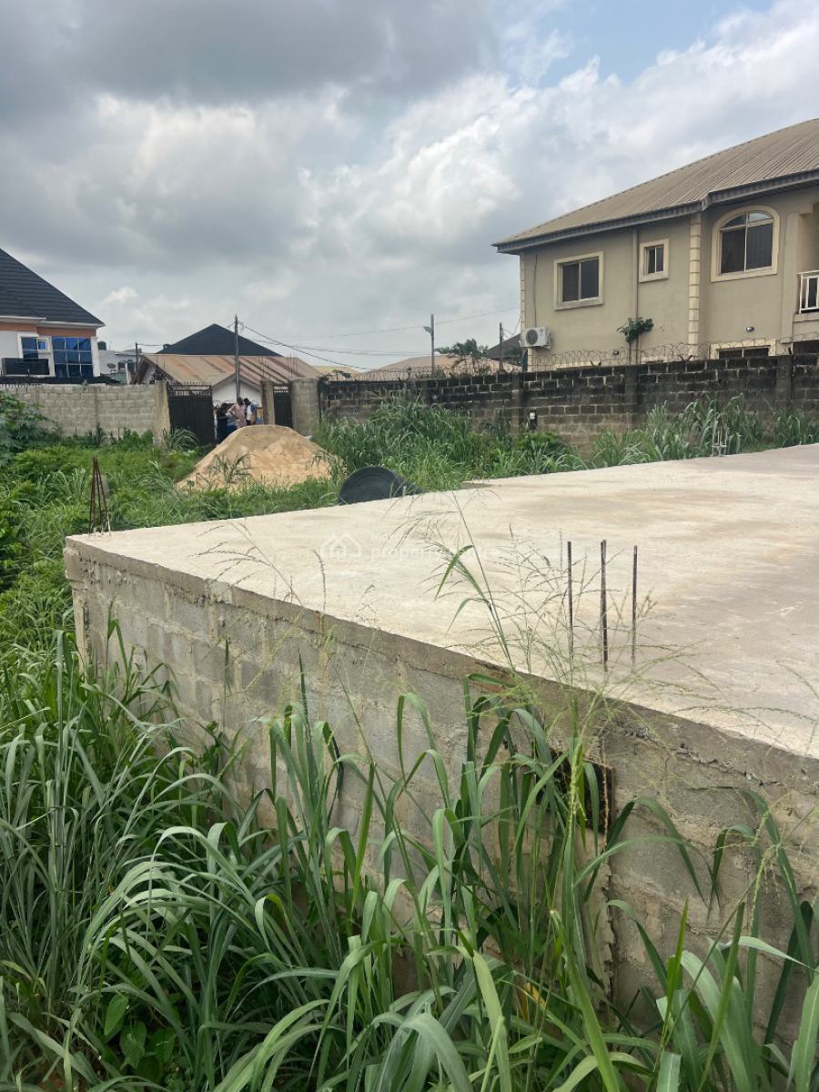 a Dry Bare Land Measuring 874.279sqm with a Demolishable Structure, Gra Phase 1, Magodo, Lagos, Residential Land for Sale