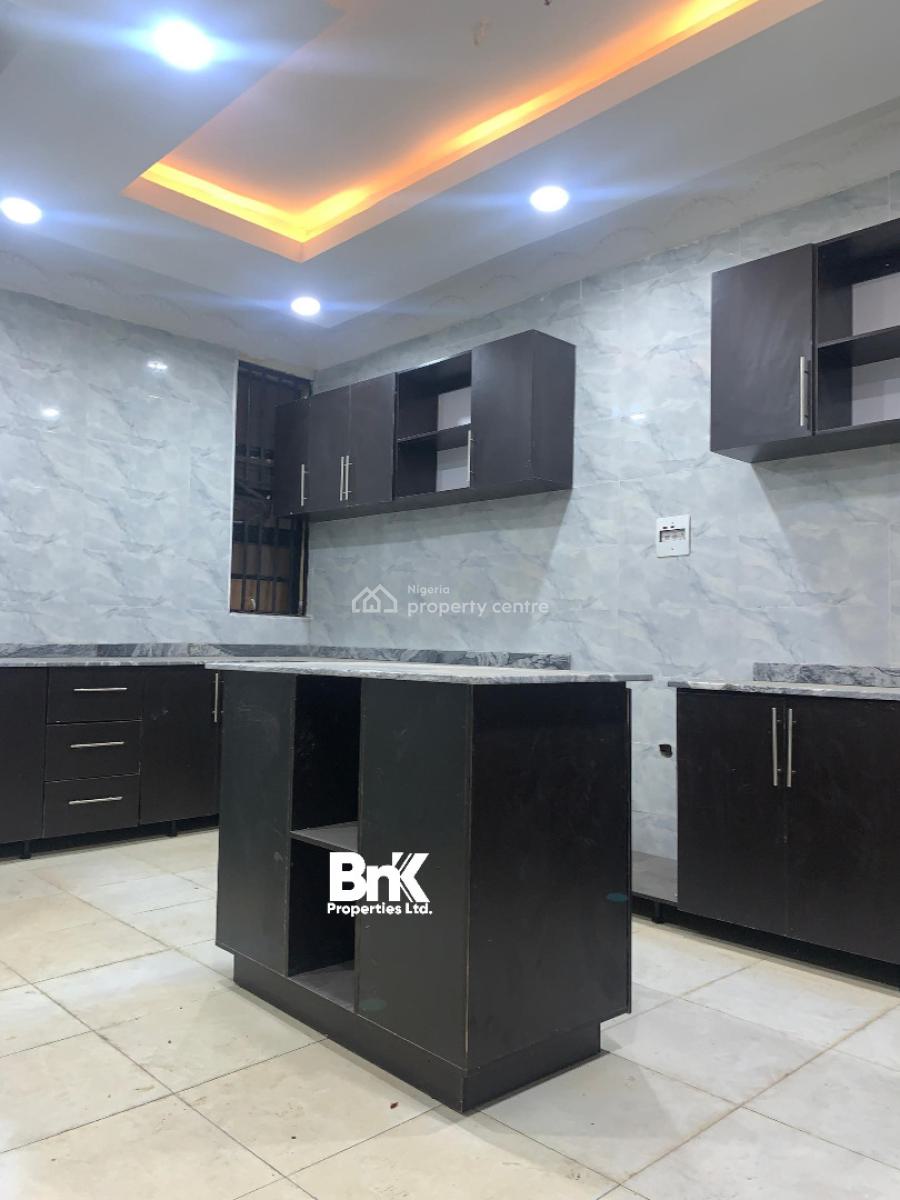 6 Bedroom Semi Detached Townhouse Available, Lekki Phase 1, Lekki, Lagos, Semi-detached Duplex for Rent