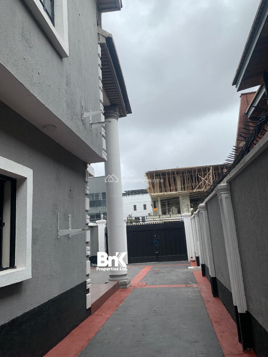 6 Bedroom Semi Detached Townhouse Available, Lekki Phase 1, Lekki, Lagos, Semi-detached Duplex for Rent