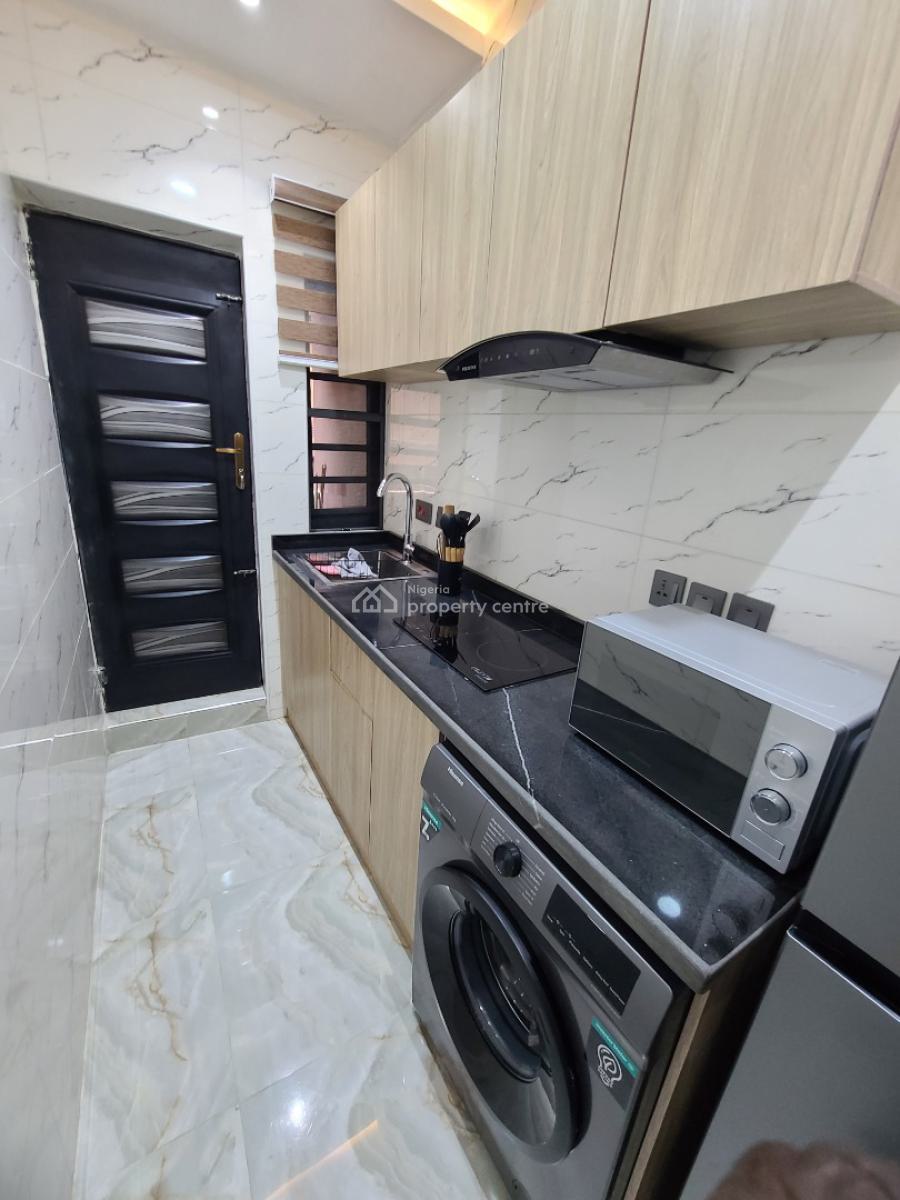 Luxury and Exquisite 2 Bedroom Apartment, Onike, Yaba, Lagos, Flat / Apartment Short Let