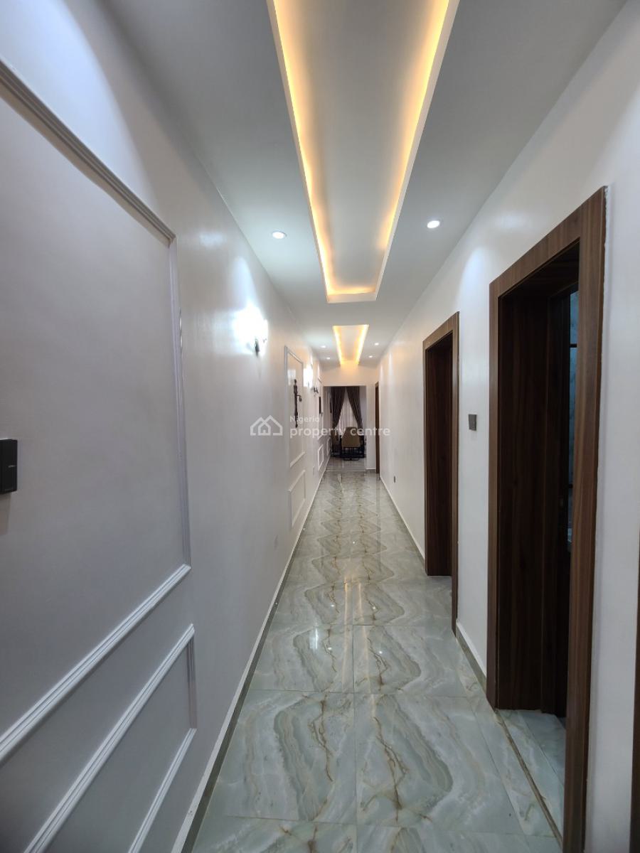 Luxury and Exquisite 2 Bedroom Apartment, Onike, Yaba, Lagos, Flat / Apartment Short Let