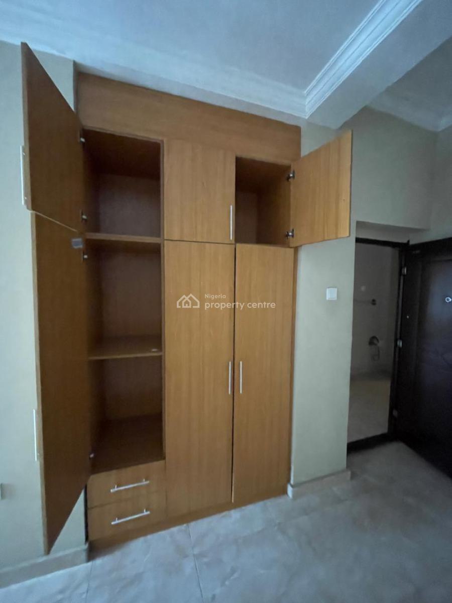 3 Bedroom Flat Upstairs, U3 Estate, Lekki Phase 1, Lekki, Lagos, Flat / Apartment for Rent