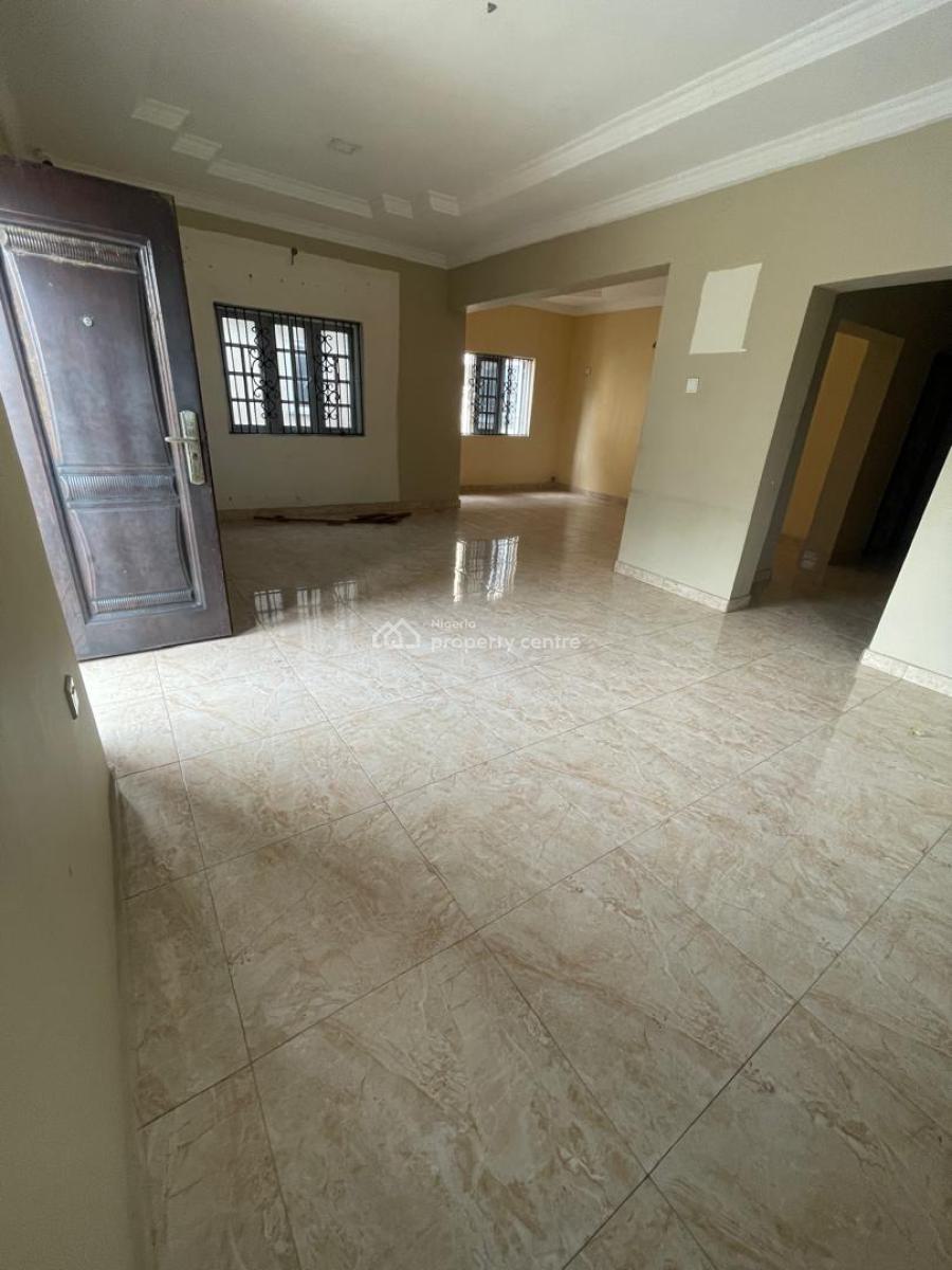 3 Bedroom Flat Upstairs, U3 Estate, Lekki Phase 1, Lekki, Lagos, Flat / Apartment for Rent