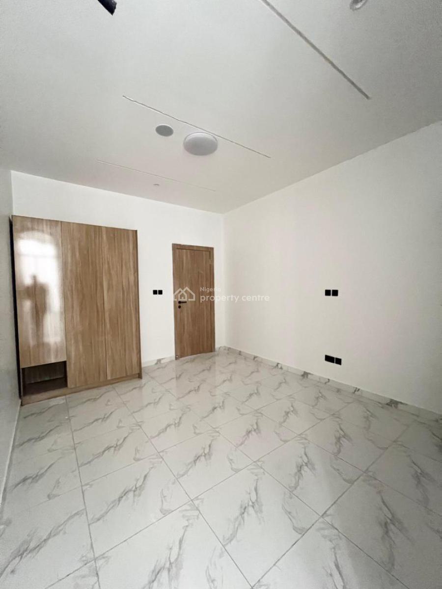 Luxurious  Apartments with Swimming Pool & Gym*, Ologolo,lekki, Ologolo, Lekki, Lagos, Flat / Apartment for Sale