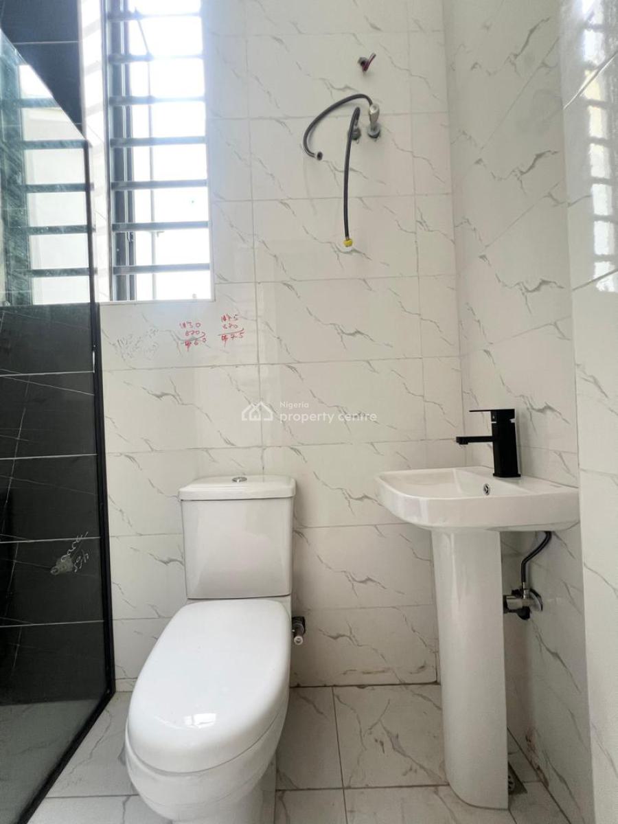 Luxurious  Apartments with Swimming Pool & Gym*, Ologolo,lekki, Ologolo, Lekki, Lagos, Flat / Apartment for Sale