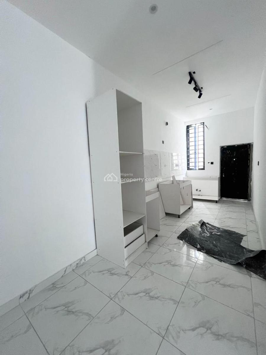 Luxurious  Apartments with Swimming Pool & Gym*, Ologolo,lekki, Ologolo, Lekki, Lagos, Flat / Apartment for Sale
