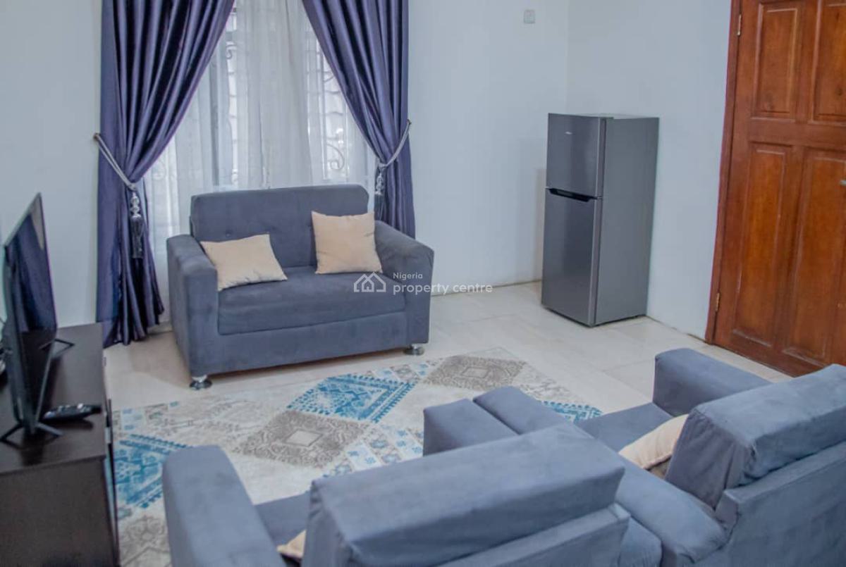 3-bedroom Terrace + 1 Bq -- Ikeja Gra, Ikeja Gra, Ikeja, Lagos, Flat / Apartment for Rent