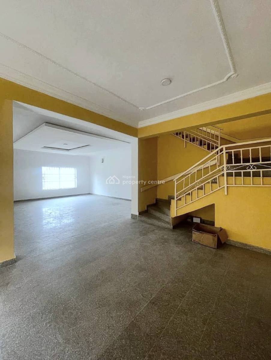 Contemporary 5 Bedroom Semi-detached with 2 Bq, Lekki Phase 1, Lekki, Lagos, Semi-detached Duplex for Rent