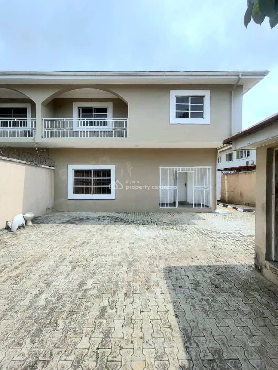 Contemporary 5 Bedroom Semi-detached with 2 Bq, Lekki Phase 1, Lekki, Lagos, Semi-detached Duplex for Rent