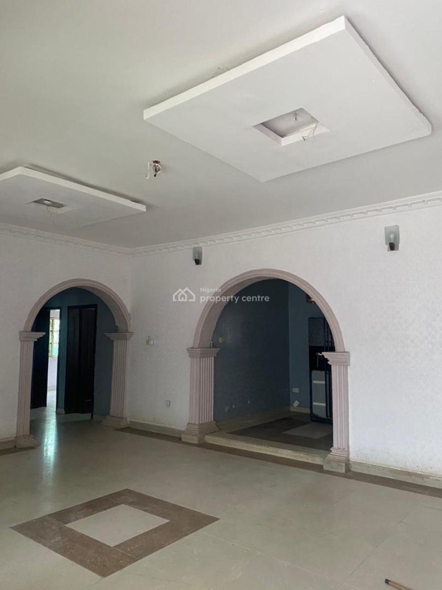 Well Maintained 3 Bedroom Flat, Prince Babatunde Oloto Street, Ilasan, Lekki, Lagos, Flat / Apartment for Rent