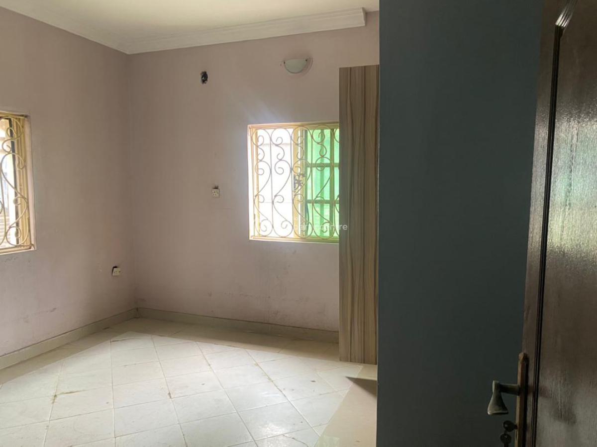 Well Maintained 3 Bedroom Flat, Prince Babatunde Oloto Street, Ilasan, Lekki, Lagos, Flat / Apartment for Rent