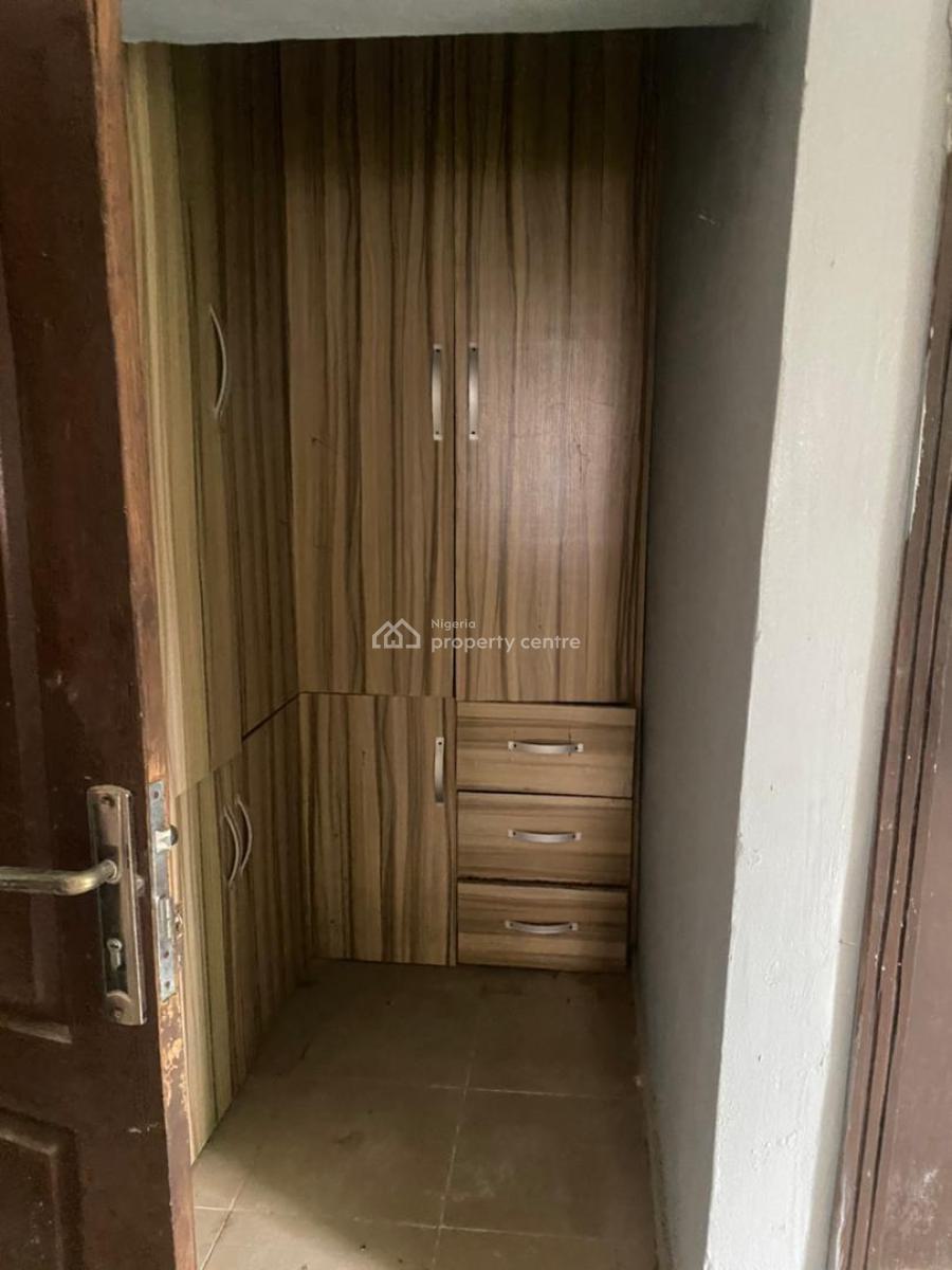 Well Maintained 3 Bedroom Flat, Prince Babatunde Oloto Street, Ilasan, Lekki, Lagos, Flat / Apartment for Rent