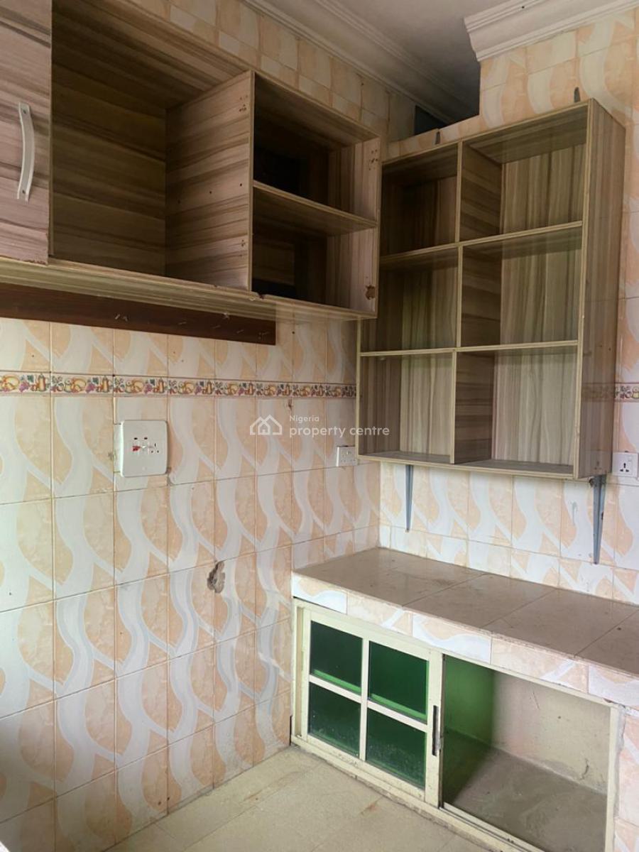 Well Maintained 3 Bedroom Flat, Prince Babatunde Oloto Street, Ilasan, Lekki, Lagos, Flat / Apartment for Rent