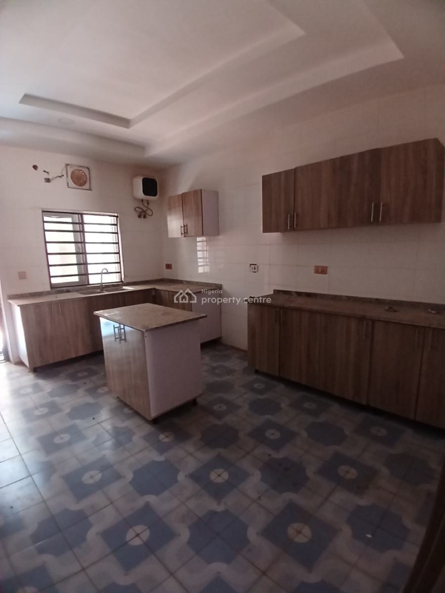 Well Built 4 Bedroom Terrace Duplex with 1room Bq, Diplomatic Zone, Guzape District, Abuja, Terraced Duplex for Rent