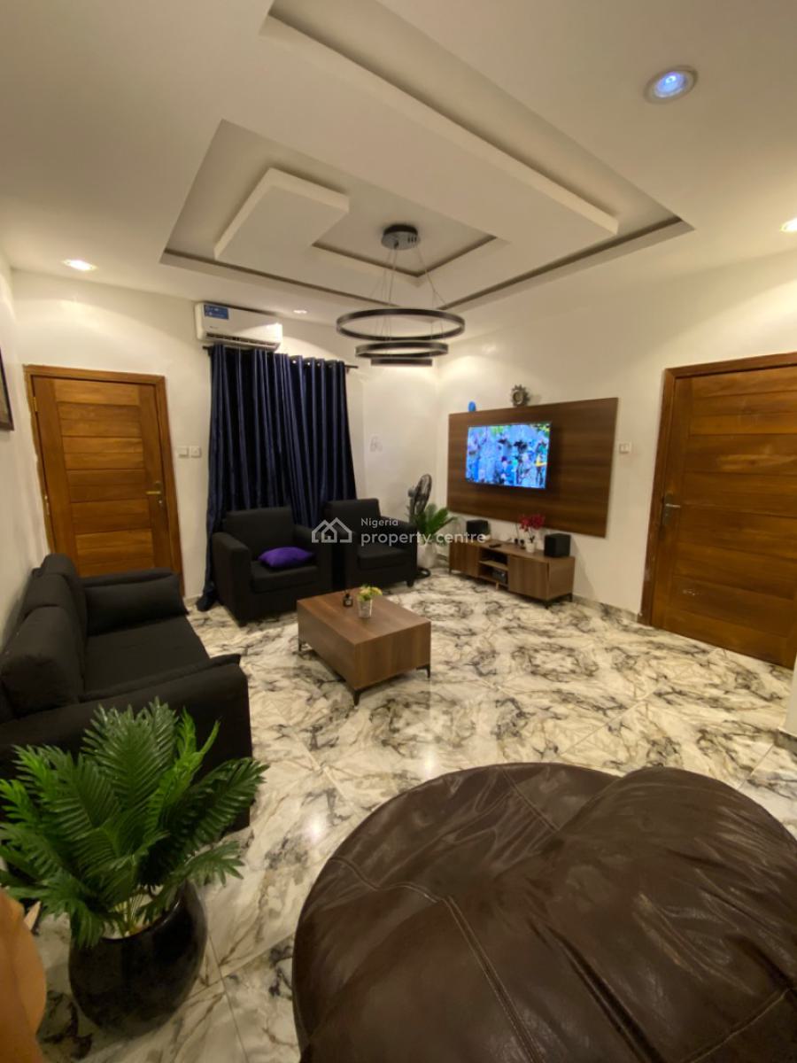 Decent 2 Bedroom Apartment, Sabo, Yaba, Lagos, Flat / Apartment Short Let