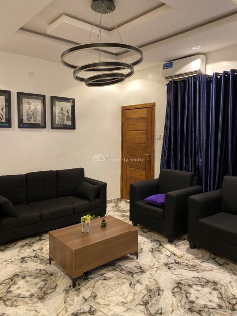 Decent 2 Bedroom Apartment, Sabo, Yaba, Lagos, Flat / Apartment Short Let