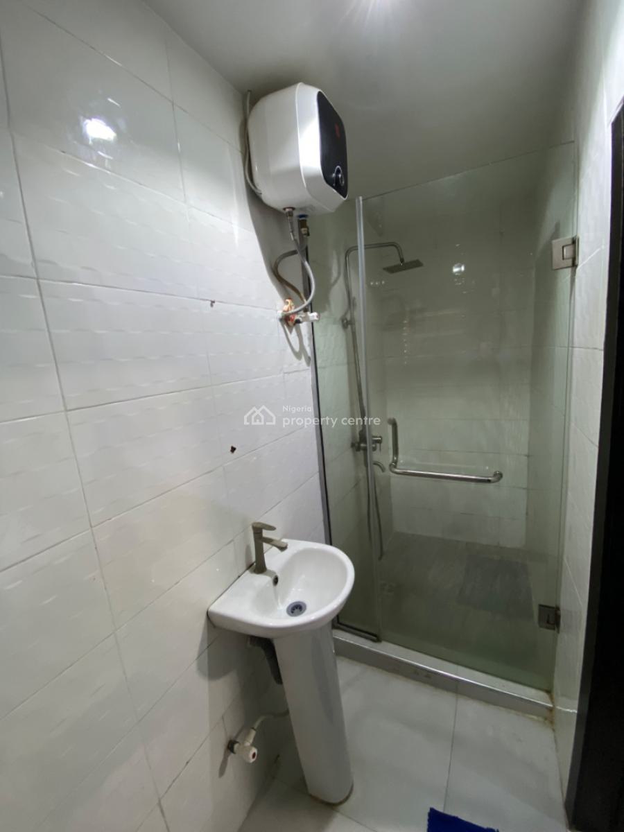 Cozy & Spacious 3 Bedroom Apartment, Onike, Yaba, Lagos, Flat / Apartment Short Let