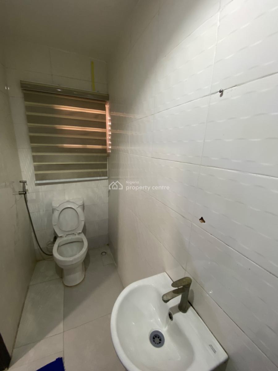 Cozy & Spacious 3 Bedroom Apartment, Onike, Yaba, Lagos, Flat / Apartment Short Let