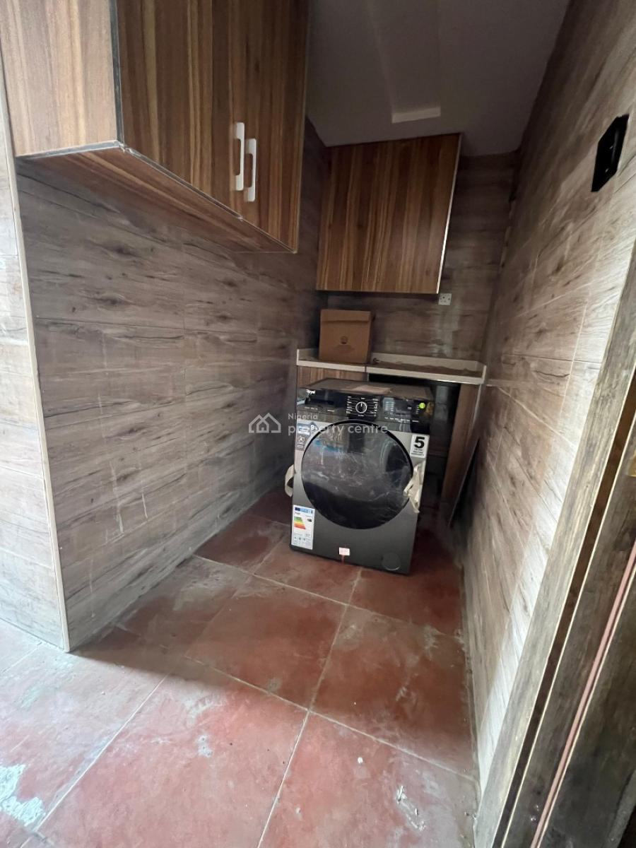 3 Bedroom Flat Unfurnished, Lekki Phase 1, Lekki, Lagos, Flat / Apartment for Rent