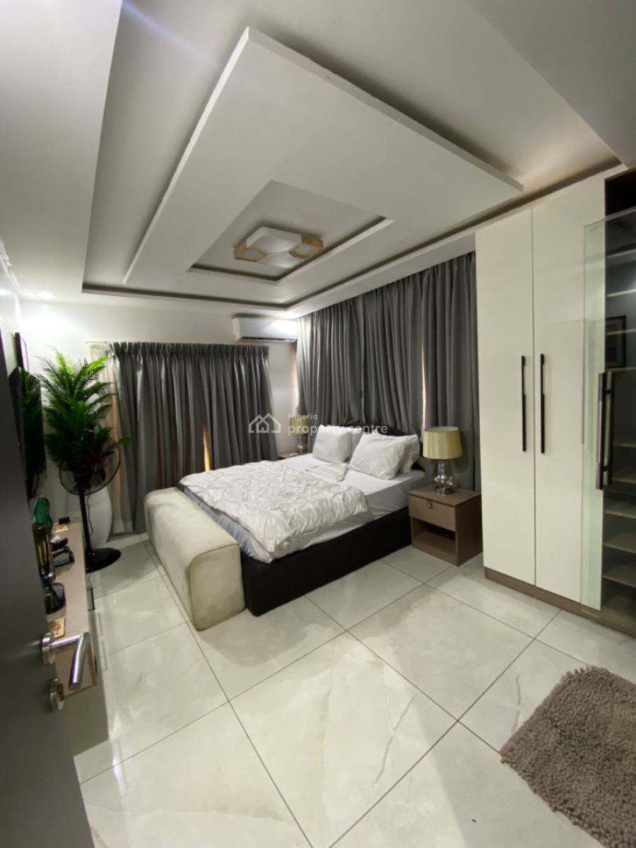 Luxury 3 Bedroom Furnished Apartment, Adekunle, Yaba, Lagos, Flat / Apartment Short Let