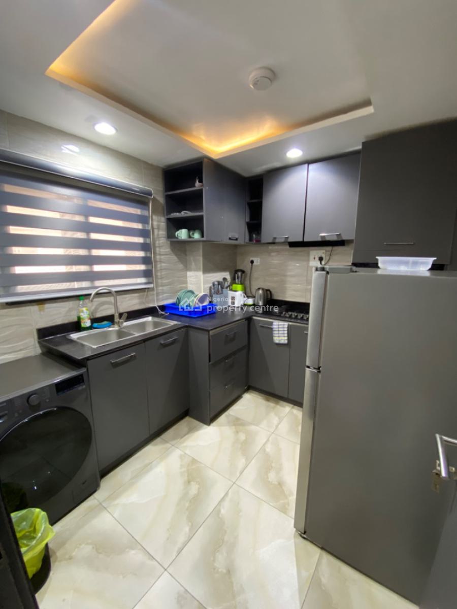 Luxury 3 Bedroom Furnished Apartment, Adekunle, Yaba, Lagos, Flat / Apartment Short Let
