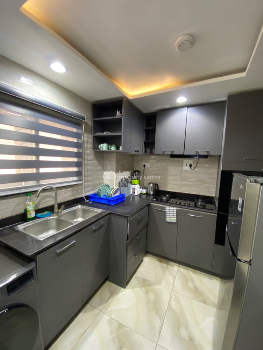 Luxury 3 Bedroom Furnished Apartment, Adekunle, Yaba, Lagos, Flat / Apartment Short Let