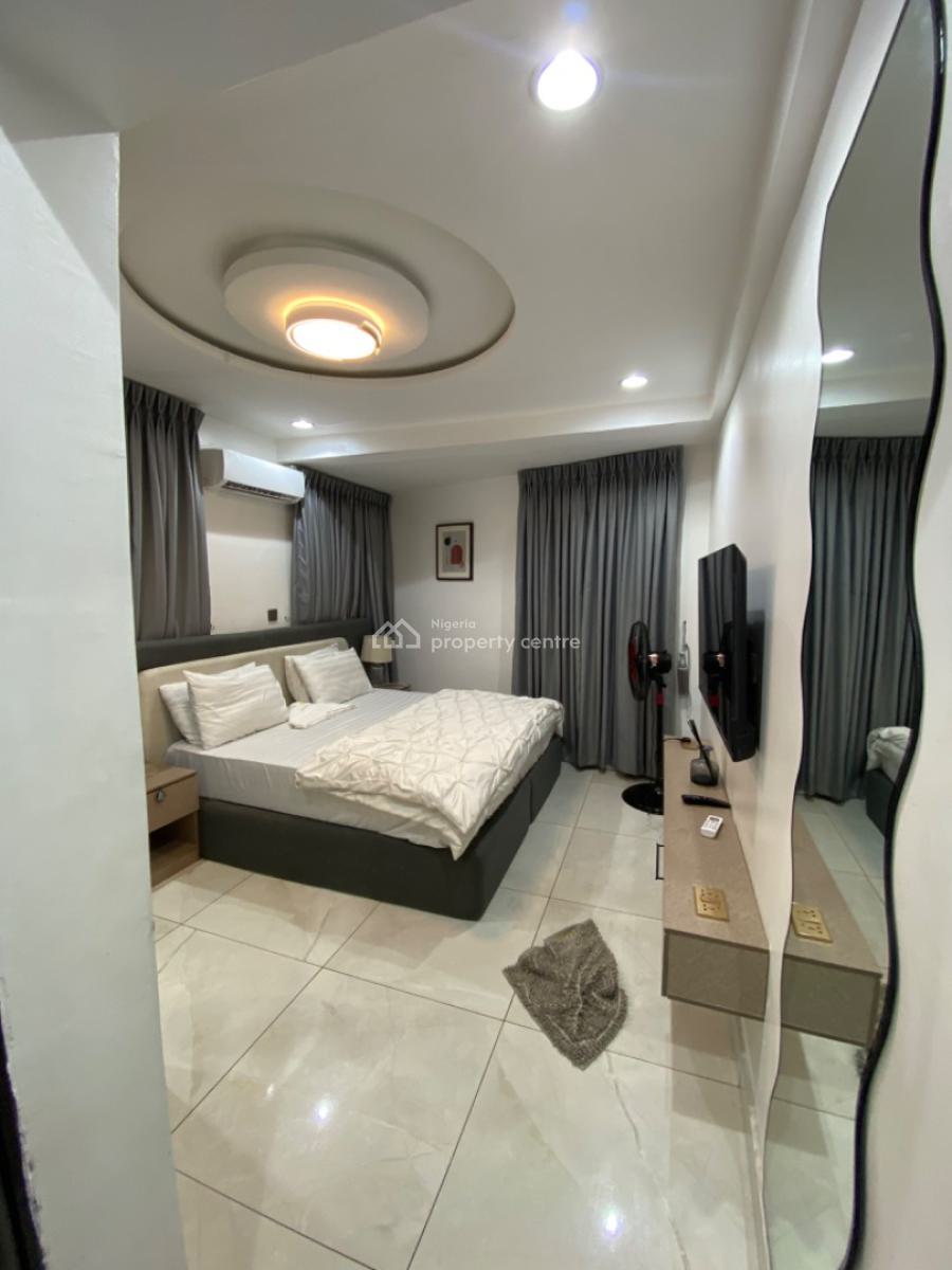 Luxury 3 Bedroom Furnished Apartment, Adekunle, Yaba, Lagos, Flat / Apartment Short Let