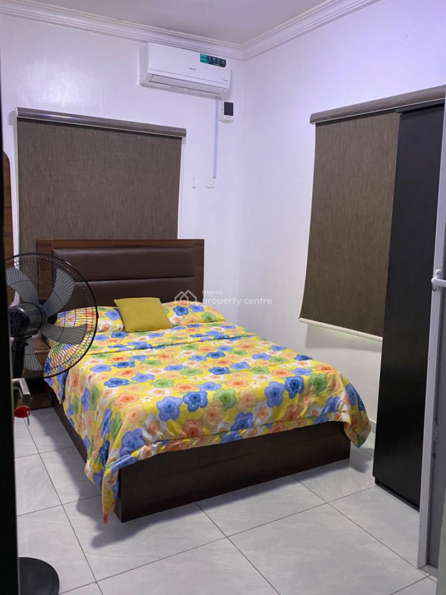 Cozy 2-bedroom Furnished Apartment, Alagomeji, Yaba, Lagos, Flat / Apartment Short Let
