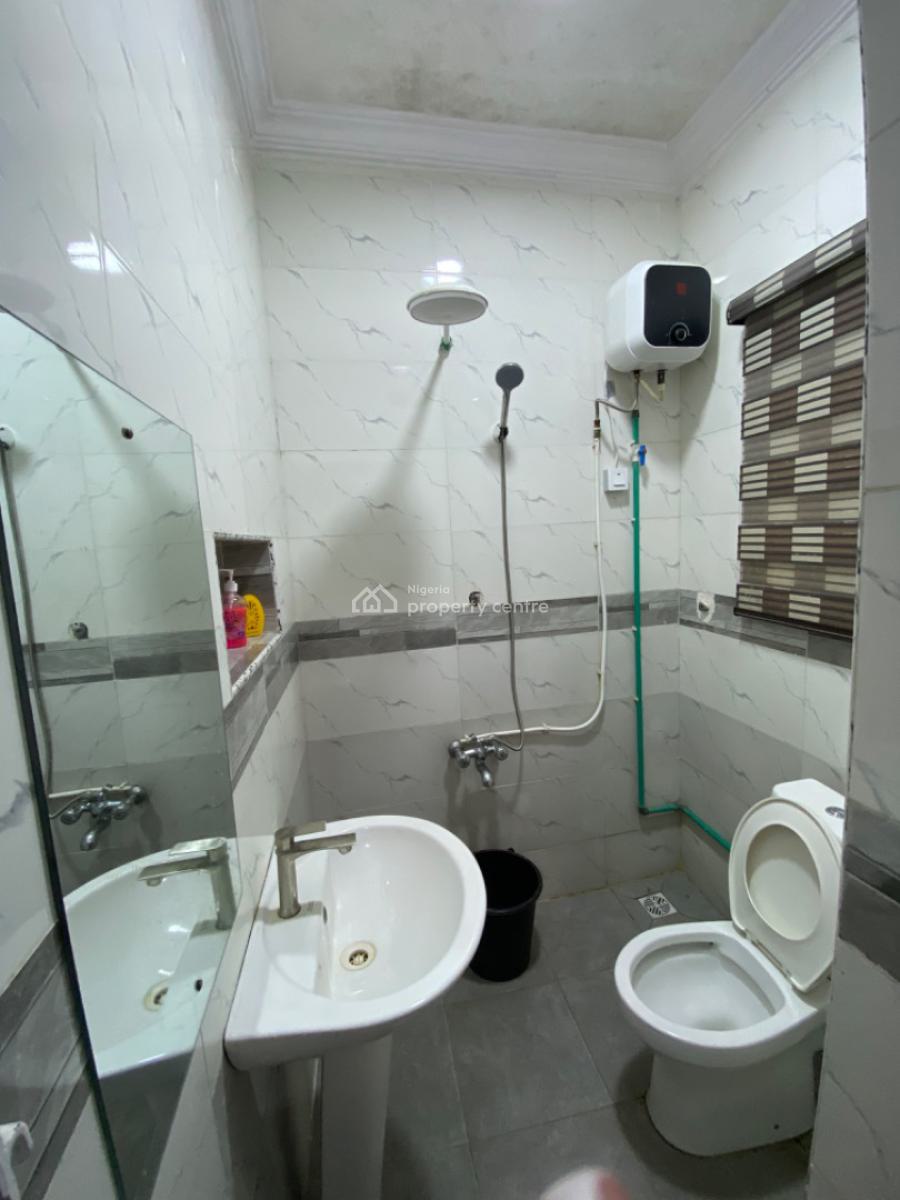 Cozy 2-bedroom Furnished Apartment, Alagomeji, Yaba, Lagos, Flat / Apartment Short Let