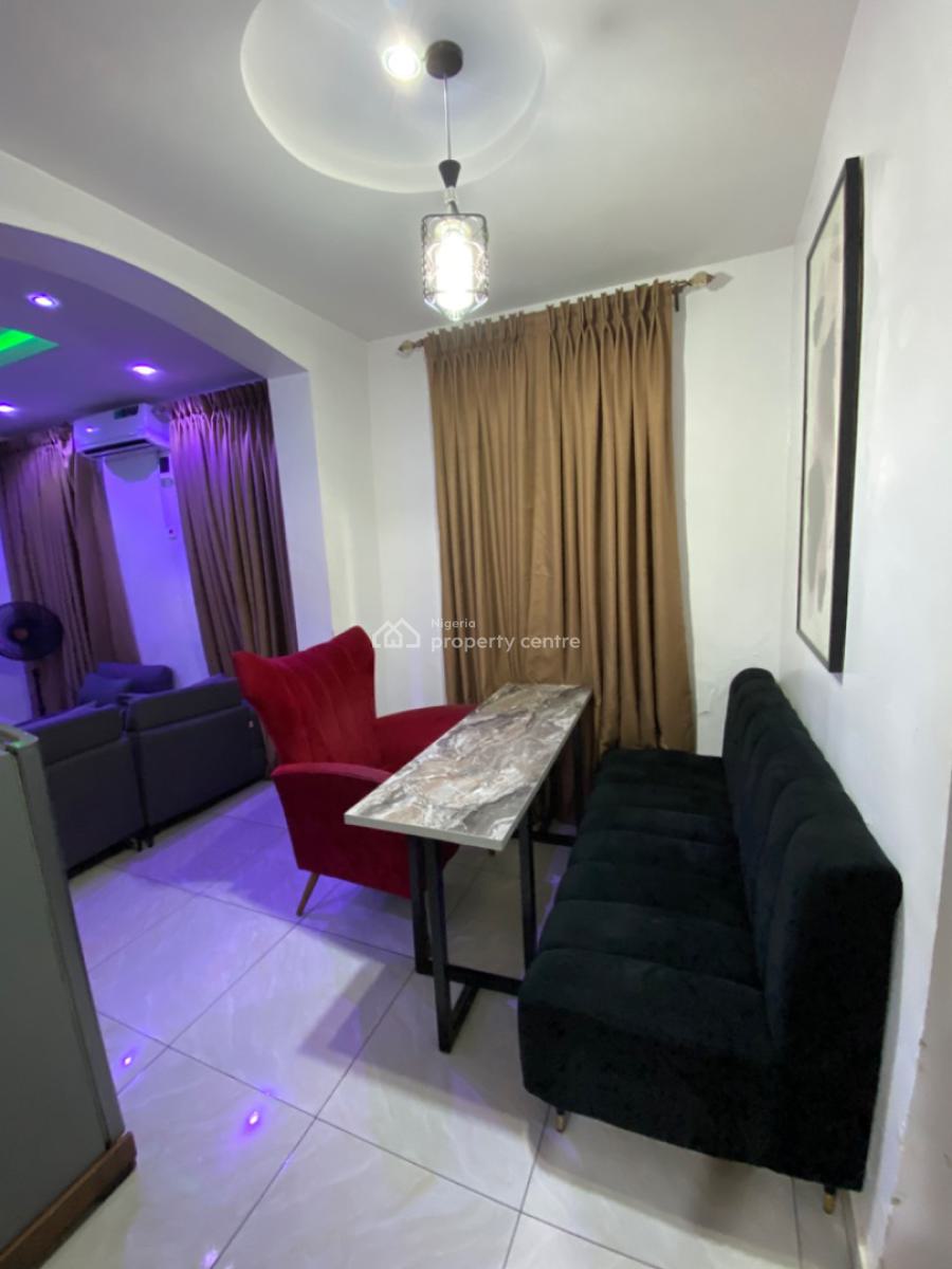 Cozy 2-bedroom Furnished Apartment, Alagomeji, Yaba, Lagos, Flat / Apartment Short Let