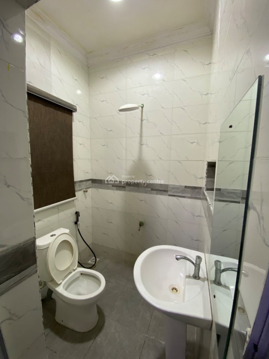 Cozy 2-bedroom Furnished Apartment, Alagomeji, Yaba, Lagos, Flat / Apartment Short Let